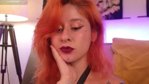 Snapshot of daarlene chatting on 09.18.25 Darlene online show from 09.18.25