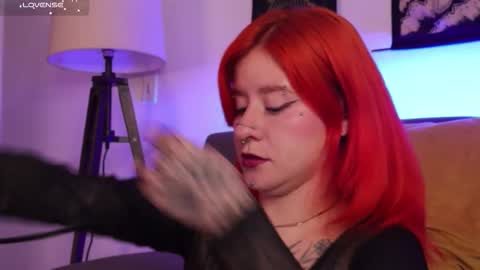 Snapshot of daarlene chatting on 10.01.25 Darlene online show from 10.01.25