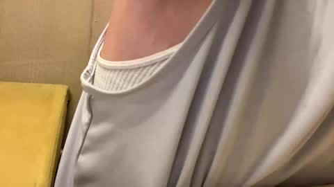 Snapshot of dabeibe chatting on 03.22.26 Jewbb online show from 03.22.26