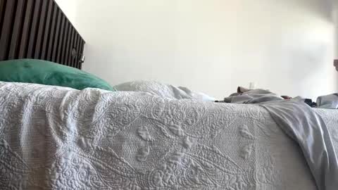 Snapshot of dabeibe chatting on 04.12.26 Jewbb online show from 04.12.26