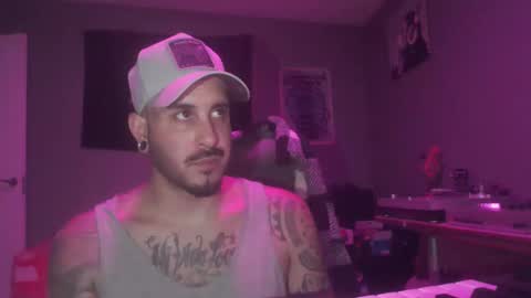 Snapshot of dabirdfree chatting on 09.20.25 Destroyer online show from 09.20.25