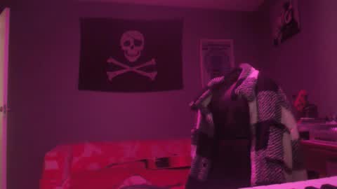 Snapshot of dabirdfree chatting on 10.19.25 Destroyer online show from 10.19.25