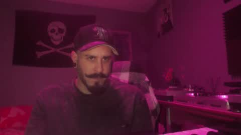 Snapshot of dabirdfree chatting on 04.11.26 Destroyer online show from 04.11.26