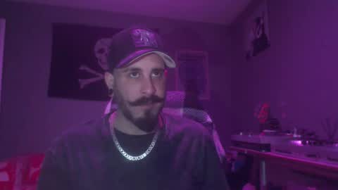 Snapshot of dabirdfree chatting on 04.12.26 Destroyer online show from 04.12.26