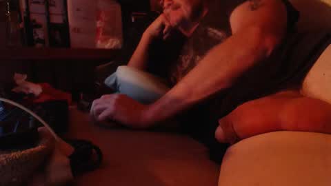 Snapshot of daddiesmonstercock chatting on 12.16.25 daddiesmonstercock online show from 12.16.25