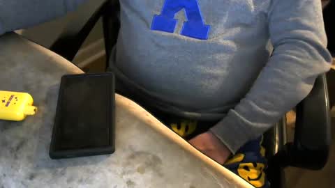 Snapshot of daddiessissyboy chatting on 12.13.24 daddiessissyboy online show from 12.13.24