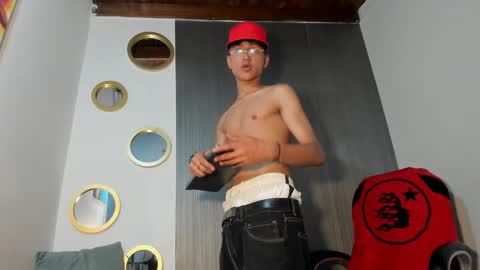 Snapshot of daddy_darcks chatting on 10.17.25 daddy_darcks online show from 10.17.25