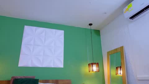 Snapshot of daddys_little_secrett chatting on 01.28.25 Valen online show from 01.28.25