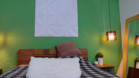 Snapshot of daddys_little_secrett chatting on 02.27.25 Valen online show from 02.27.25