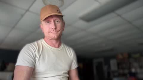 Snapshot of daemon456321 chatting on 09.08.25 daemon online show from 09.08.25