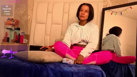 daffnelewis online show from 12.17.25