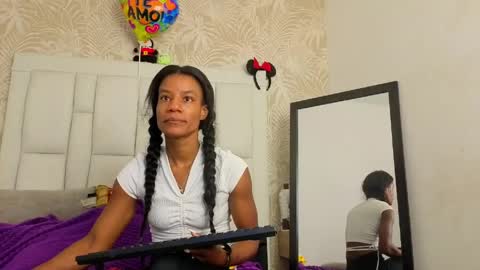 daffnelewis online show from 04.25.26
