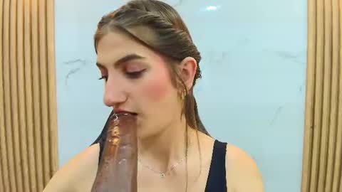 Dafne Castro online show from 07.28.26