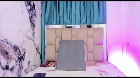 Snapshot of dafne_quenn chatting on 10.03.25 dafne_quenn online show from 10.03.25