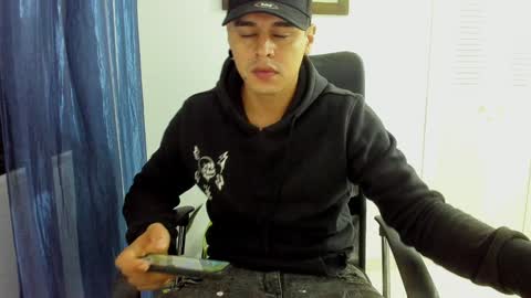 Snapshot of dage_19 chatting on 01.26.25 my name is Jhon and I live in colombia online show from 01.26.25