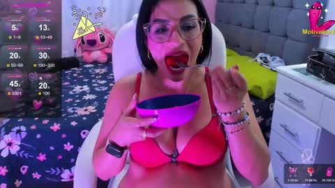 Snapshot of dahian_carter chatting on 01.06.25 Dahian  online show from 01.06.25