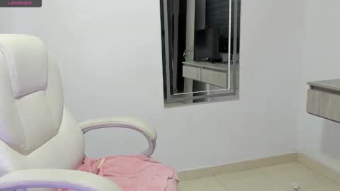 Snapshot of dahian_carter chatting on 10.25.25 Dahian  online show from 10.25.25