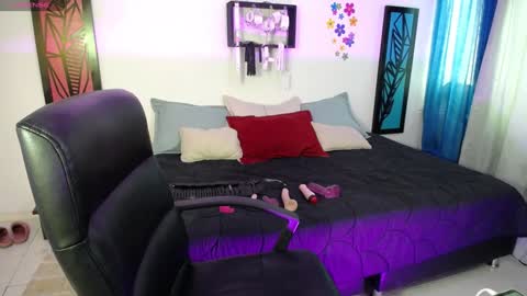 Dahiana online show from 01.23.25