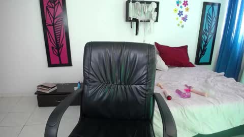 Dahiana online show from 02.06.25