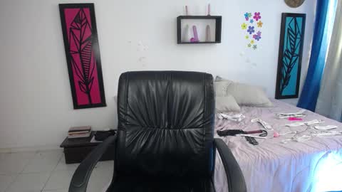 Dahiana online show from 02.15.25