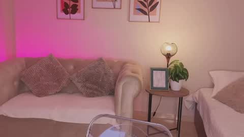 Dahiann Walcott online show from 03.24.26