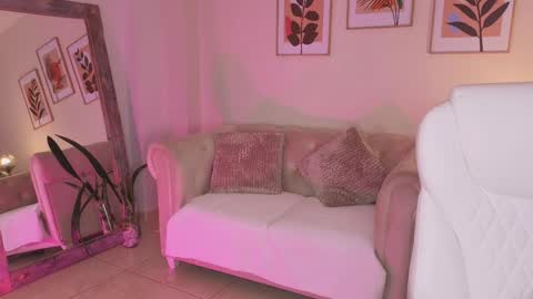 Dahiann Walcott online show from 04.30.26