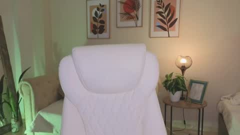 Dahiann Walcott online show from 05.05.26