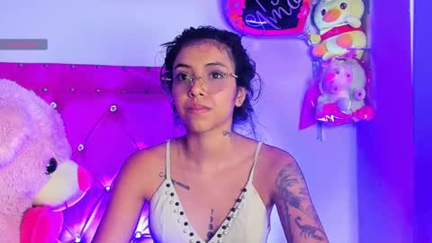 Snapshot of dahiangomezz chatting on 02.15.25    online show from 02.15.25