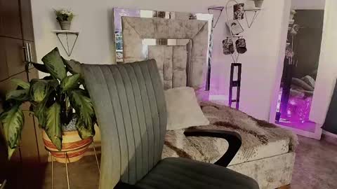 dahnia_cruz online show from 04.20.26