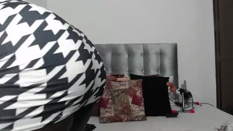 Daiisha.. online show from 10.16.25