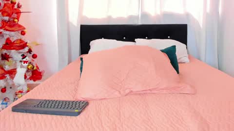 Daila Smith  online show from 12.15.24