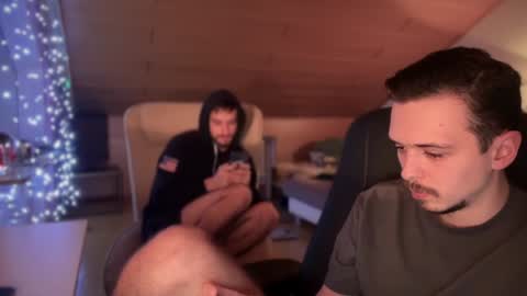 Snapshot of daimon_hall chatting on 01.08.25 Daimon online show from 01.08.25