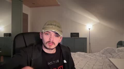 Snapshot of daimon_hall chatting on 01.18.25 Daimon online show from 01.18.25