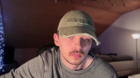 Snapshot of daimon_hall chatting on 01.22.25 Daimon online show from 01.22.25