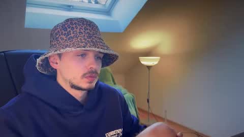 Snapshot of daimon_hall chatting on 03.09.25 Daimon online show from 03.09.25