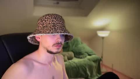 Snapshot of daimon_hall chatting on 03.12.25 Daimon online show from 03.12.25