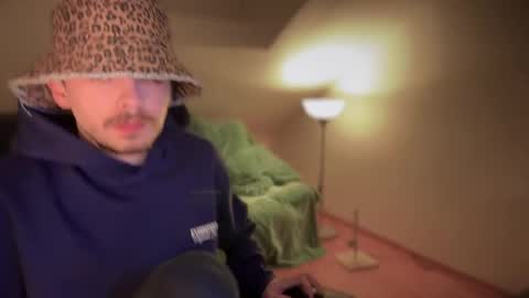 Snapshot of daimon_hall chatting on 03.12.25 Daimon online show from 03.12.25