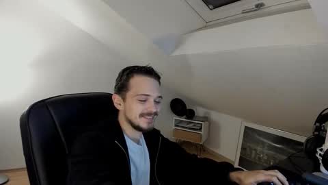 Snapshot of daimon_hall chatting on 10.22.25 Daimon online show from 10.22.25