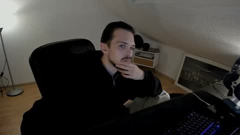 Snapshot of daimon_hall chatting on 10.24.25 Daimon online show from 10.24.25