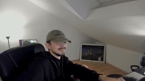 Snapshot of daimon_hall chatting on 10.24.25 Daimon online show from 10.24.25