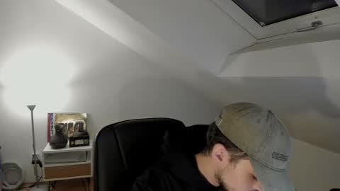 Snapshot of daimon_hall chatting on 10.28.25 Daimon online show from 10.28.25