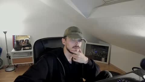 Snapshot of daimon_hall chatting on 10.29.25 Daimon online show from 10.29.25