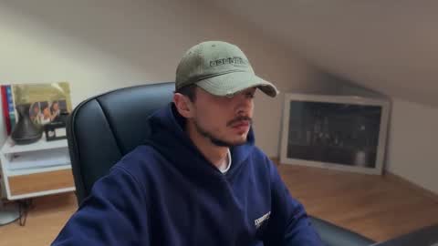 Snapshot of daimon_hall chatting on 11.05.25 Daimon online show from 11.05.25