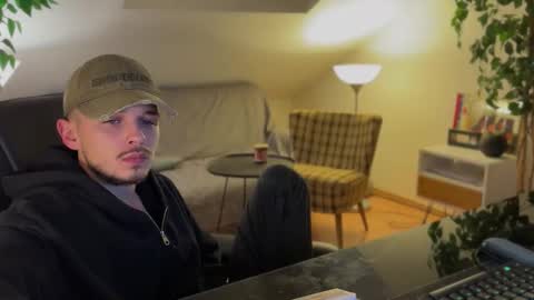 Snapshot of daimon_hall chatting on 11.15.25 Daimon online show from 11.15.25