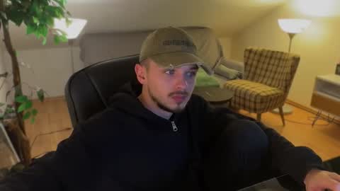 Snapshot of daimon_hall chatting on 11.22.25 Daimon online show from 11.22.25