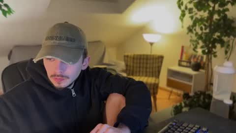 Snapshot of daimon_hall chatting on 12.14.25 Daimon online show from 12.14.25