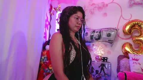 Snapshot of daina_flower chatting on 05.19.26 DAINA online show from 05.19.26