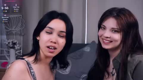 Snapshot of dainalargena chatting on 06.11.26 Aoi and Lily best friends online show from 06.11.26