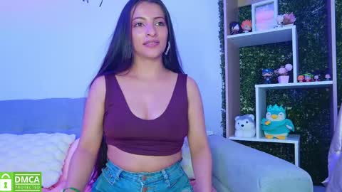 Snapshot of dainty_angel_ chatting on 03.05.25 Angel online show from 03.05.25