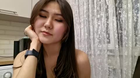 Snapshot of daisyzebley chatting on 05.19.26 Jasmin online show from 05.19.26